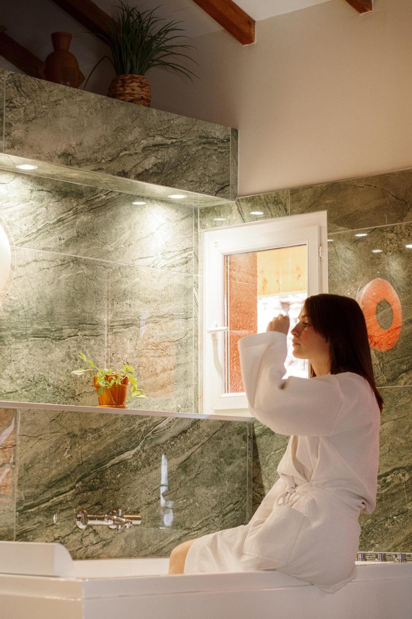 Appart Hotel Le 8 La Suite & Spa - Parking Gratuit - Mâcon Esterno foto